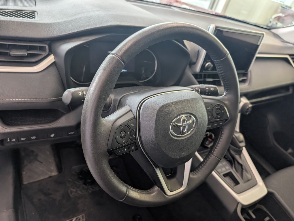 Toyota RAV4 XLE AWD 2023 à Magog, Québec - 14 - w1024h768px