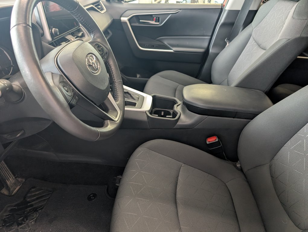 Toyota RAV4 XLE AWD 2023 à Magog, Québec - 13 - w1024h768px