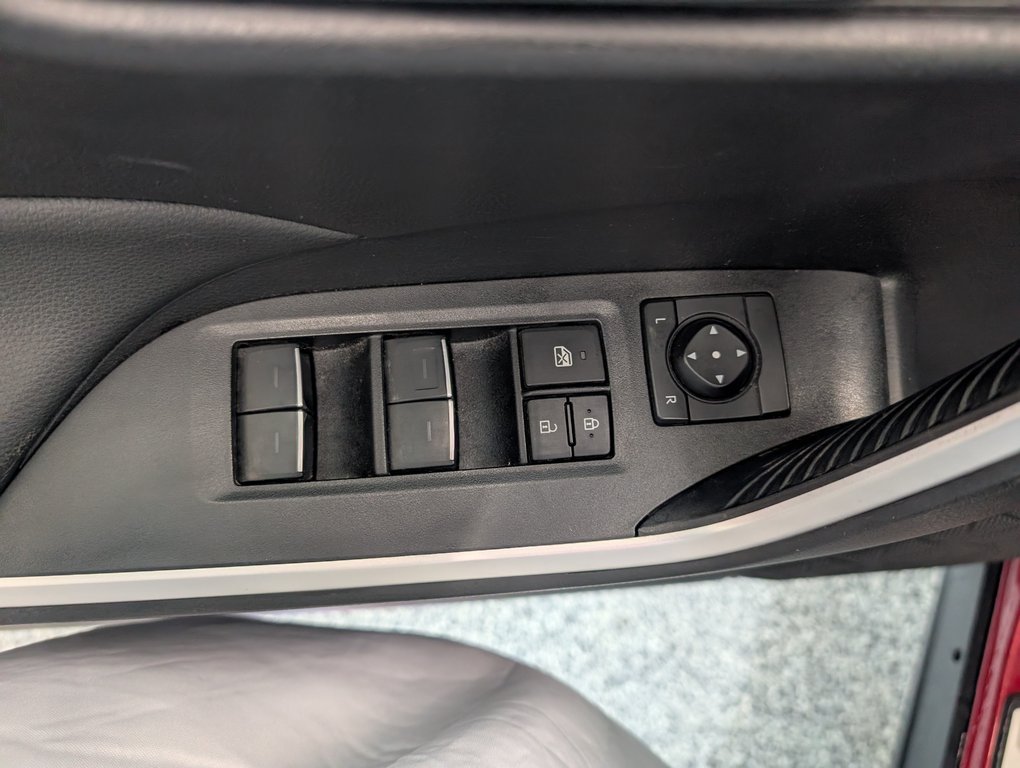 Toyota RAV4 XLE AWD 2023 à Magog, Québec - 16 - w1024h768px