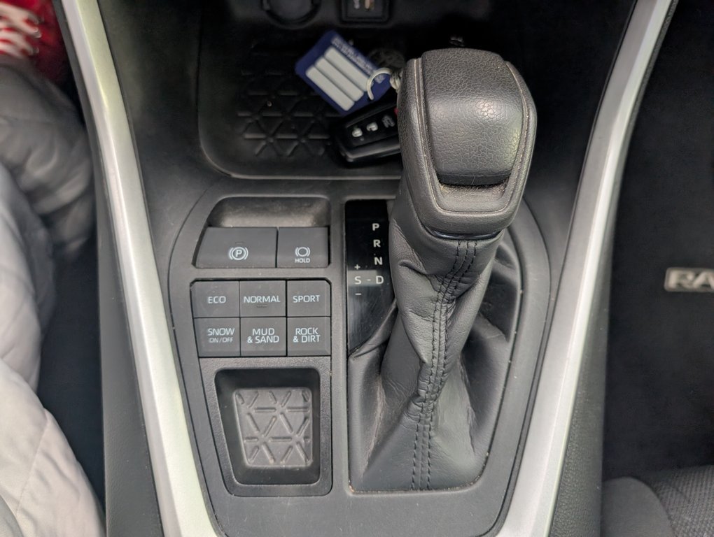 Toyota RAV4 XLE AWD 2023 à Magog, Québec - 17 - w1024h768px