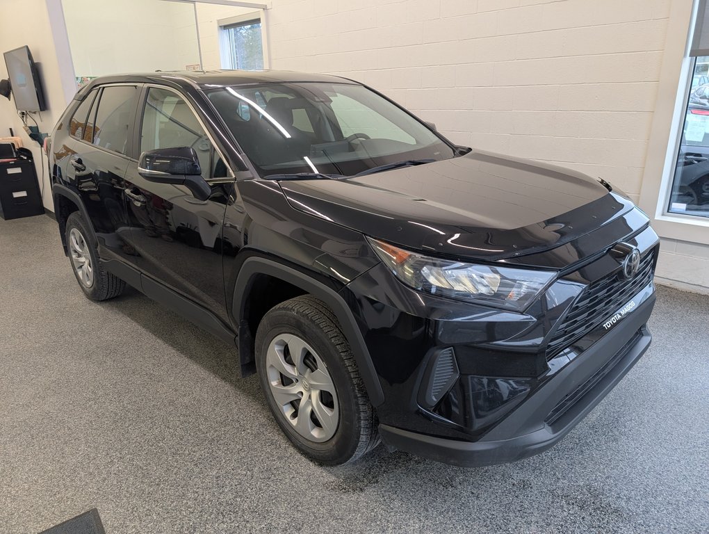 Toyota RAV4 LE AWD, GARANTIE JUSQU EN 2027, 2023 à Magog, Québec - 1 - w1024h768px
