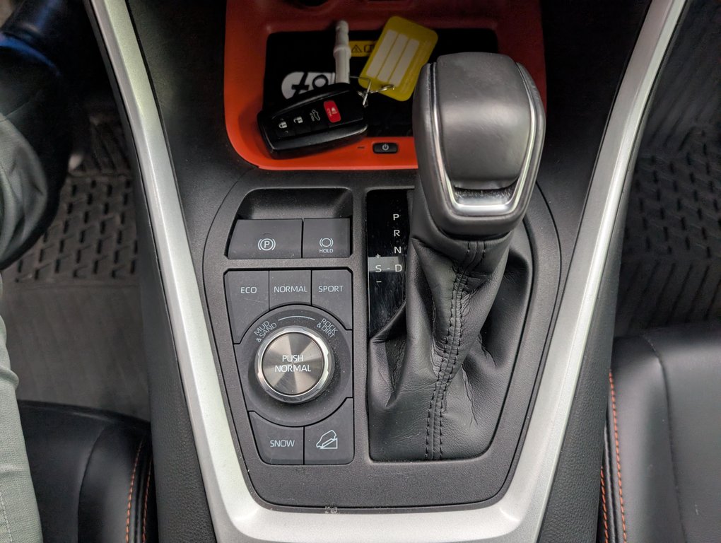 Toyota RAV4 Trail AWD, GARANTIE JUSQU EN 2028, 2023 à Magog, Québec - 16 - w1024h768px