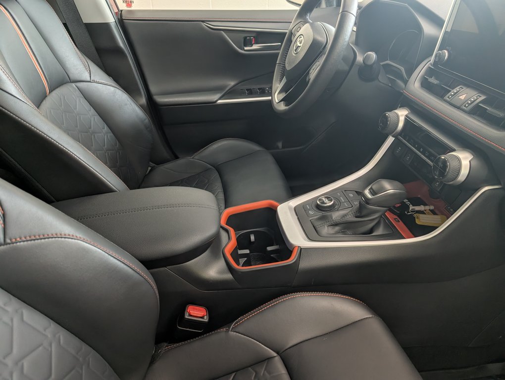 Toyota RAV4 Trail AWD, GARANTIE JUSQU EN 2028, 2023 à Magog, Québec - 8 - w1024h768px