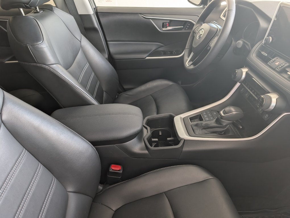 2023 Toyota RAV4 XLE PREMIUM AWD in Magog, Quebec - 8 - w1024h768px