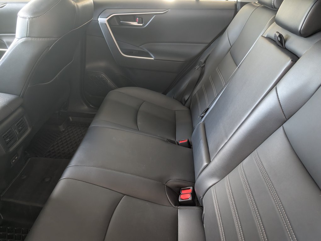2023 Toyota RAV4 XLE PREMIUM AWD in Magog, Quebec - 10 - w1024h768px