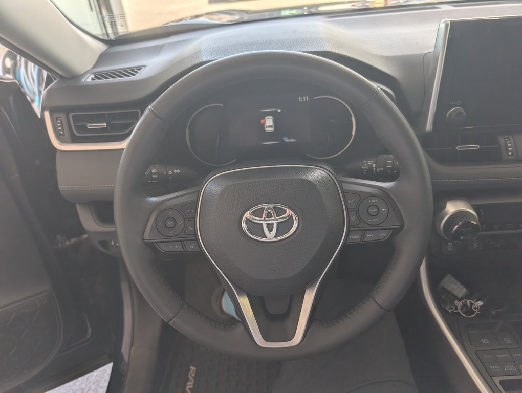 2023 Toyota RAV4 XLE PREMIUM AWD in Magog, Quebec - 16 - w1024h768px