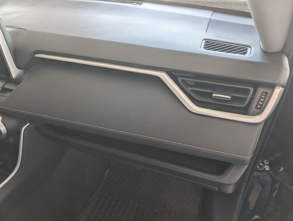 2023 Toyota RAV4 XLE PREMIUM AWD in Magog, Quebec - 9 - w1024h768px