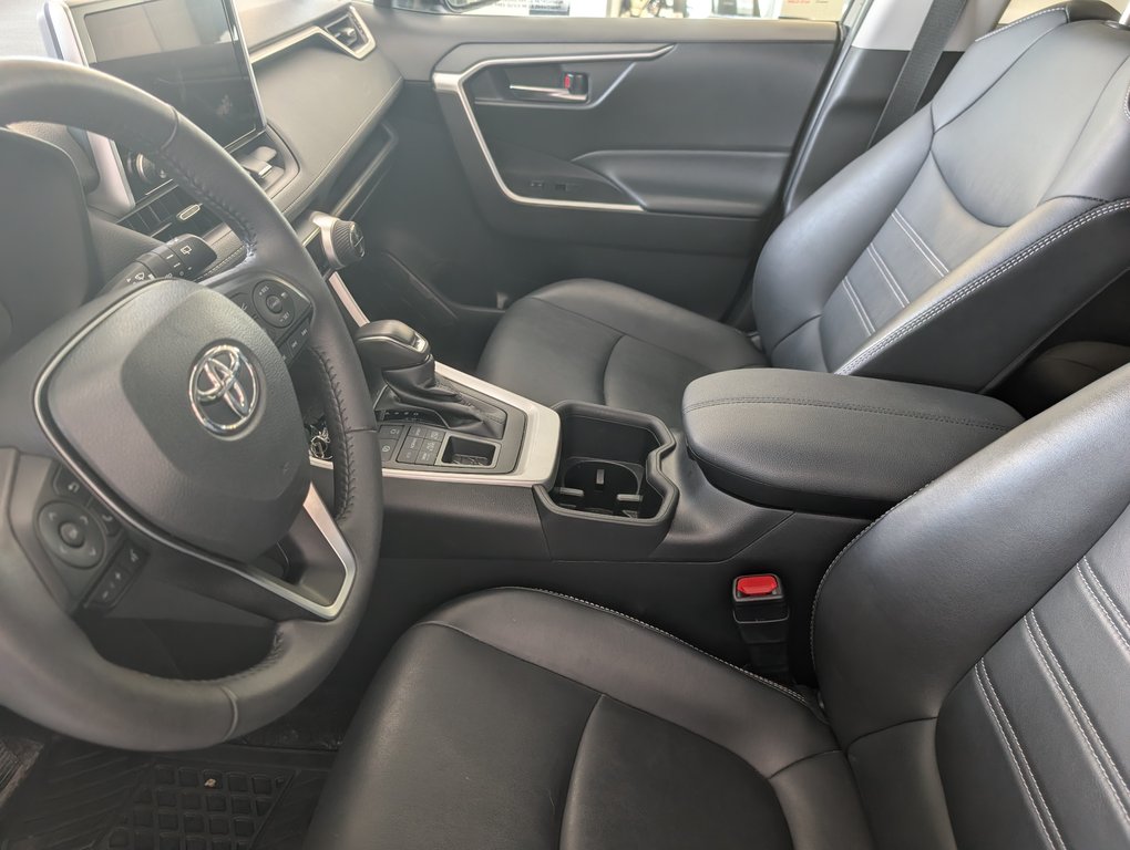 2023 Toyota RAV4 XLE PREMIUM AWD in Magog, Quebec - 11 - w1024h768px