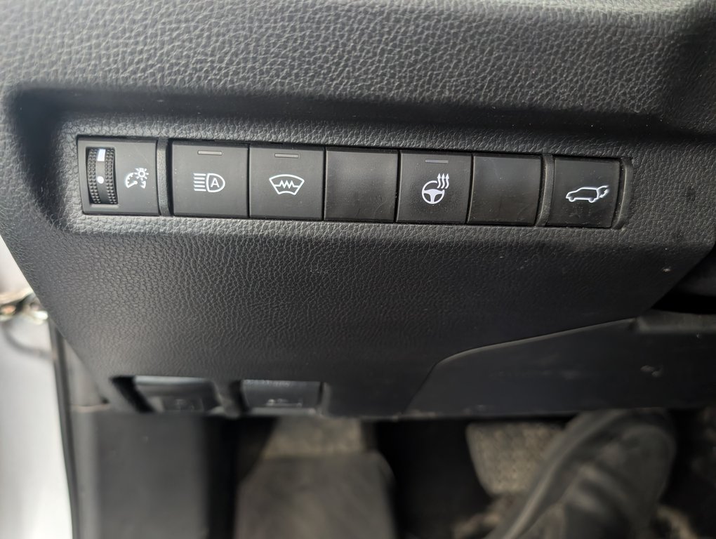 2023 Toyota RAV4 XLE PREMIUM AWD in Magog, Quebec - 23 - w1024h768px