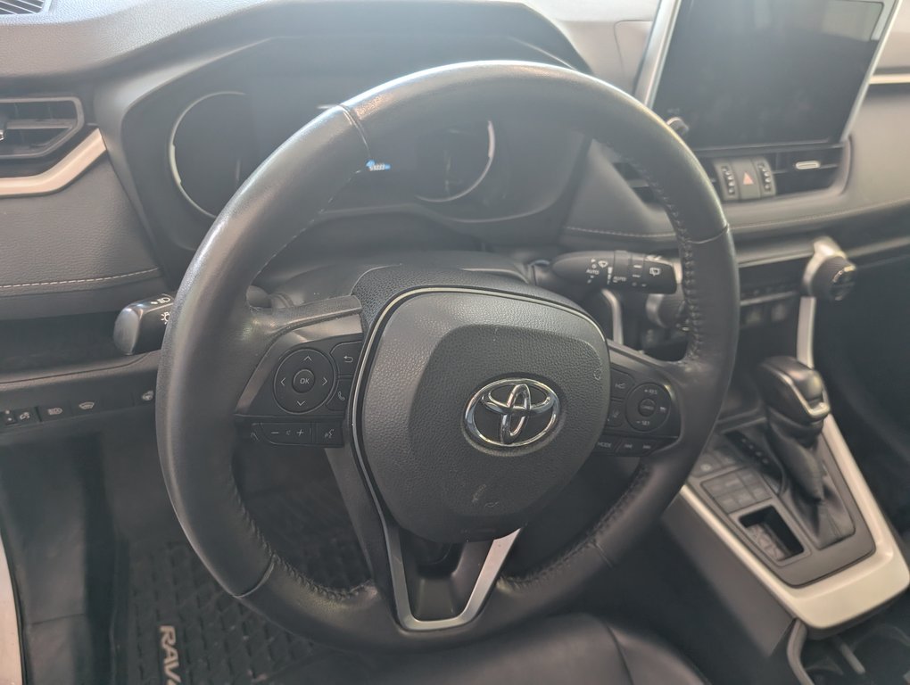 2023 Toyota RAV4 XLE PREMIUM AWD in Magog, Quebec - 12 - w1024h768px