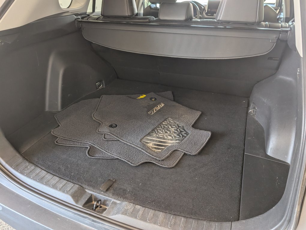 2023 Toyota RAV4 XLE PREMIUM AWD in Magog, Quebec - 6 - w1024h768px