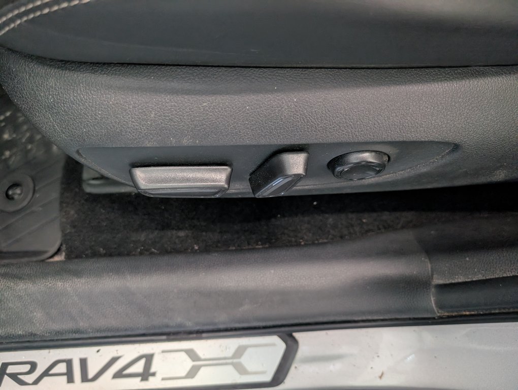 2023 Toyota RAV4 XLE PREMIUM AWD in Magog, Quebec - 13 - w1024h768px