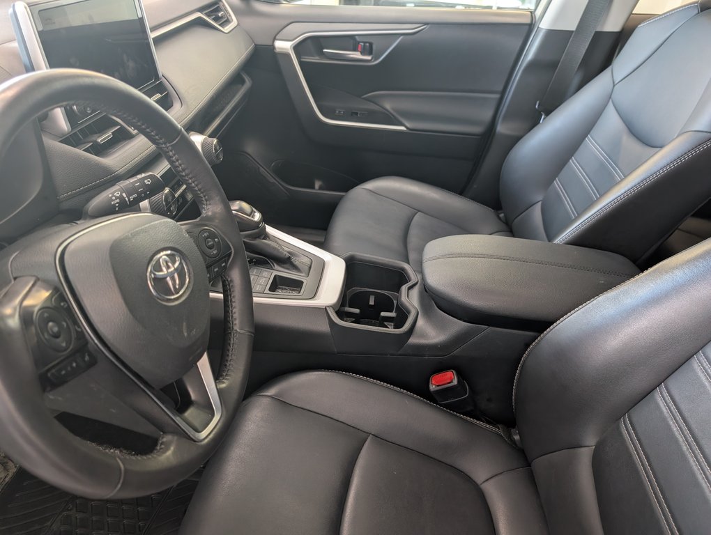 2023 Toyota RAV4 XLE PREMIUM AWD in Magog, Quebec - 11 - w1024h768px