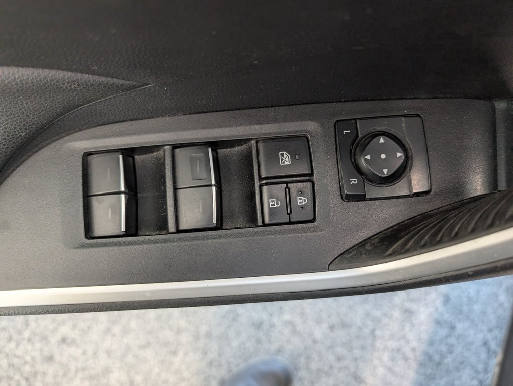 2023 Toyota RAV4 XLE PREMIUM AWD in Magog, Quebec - 14 - w1024h768px