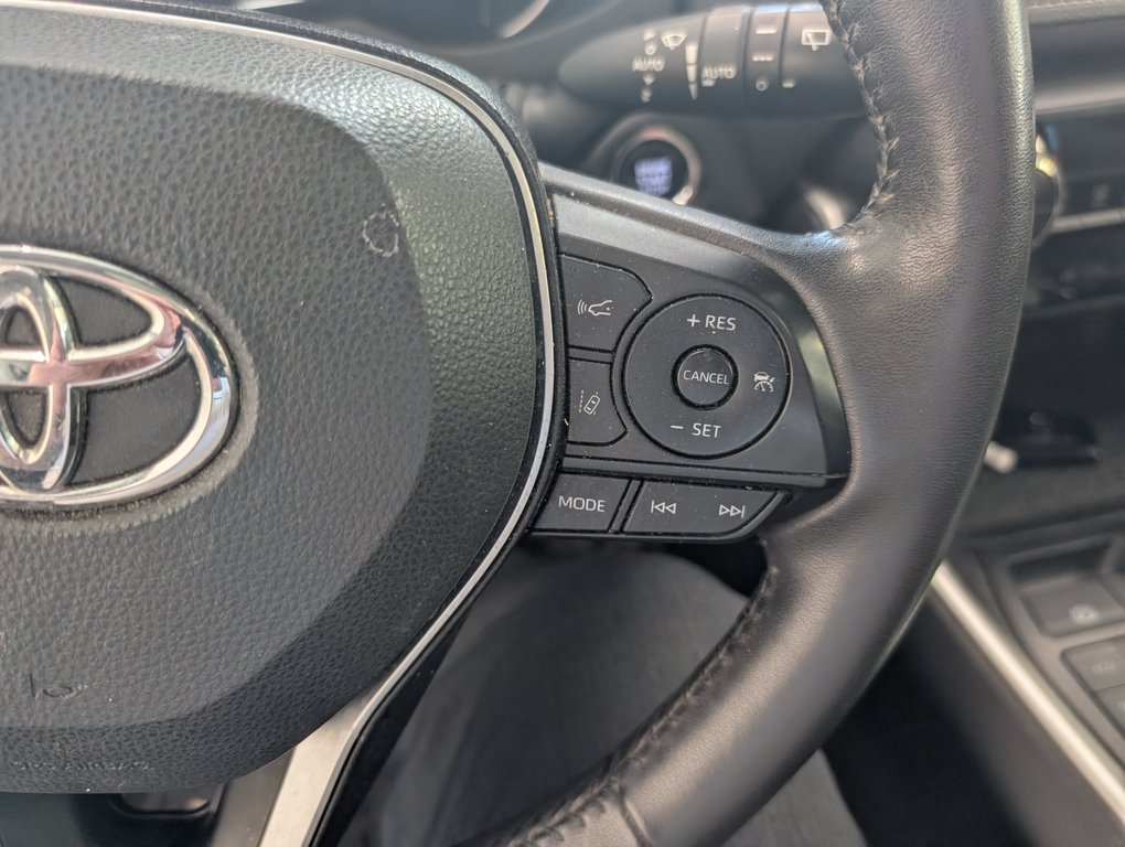 2023 Toyota RAV4 XLE PREMIUM AWD in Magog, Quebec - 20 - w1024h768px