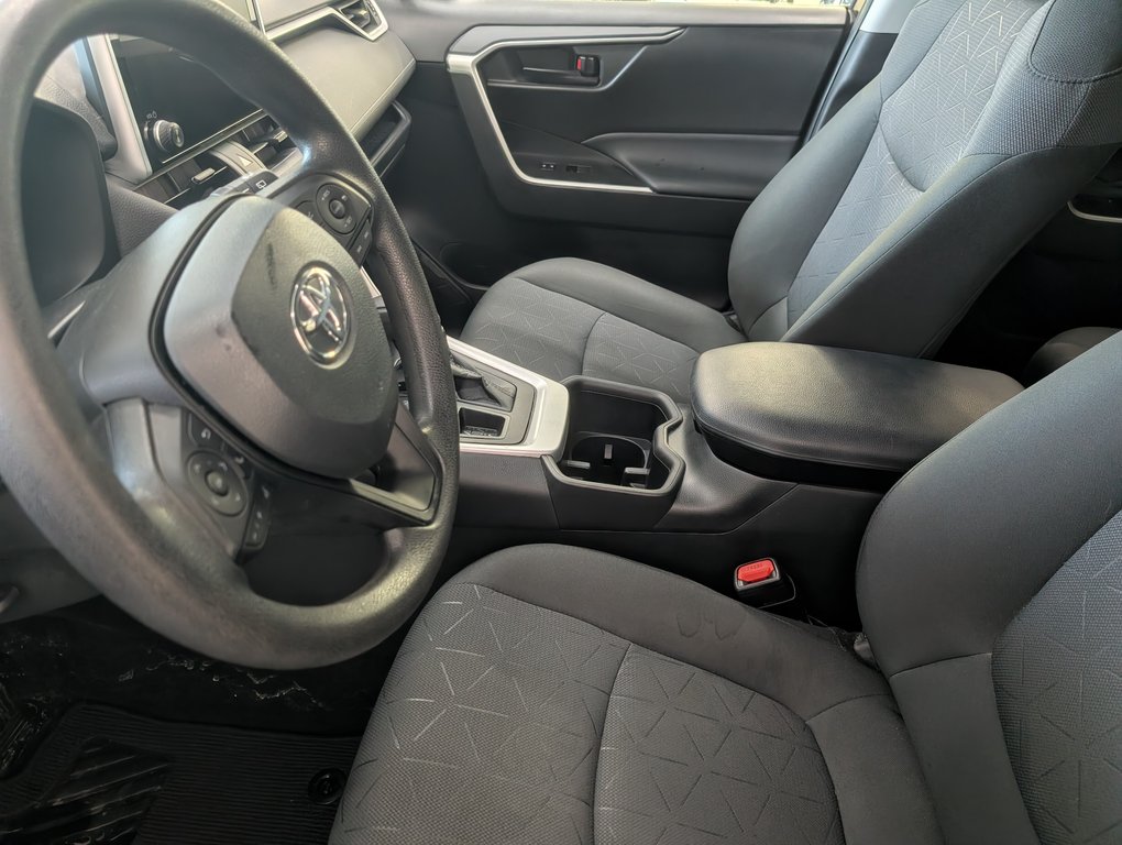 2023 Toyota RAV4 LE AWD in Magog, Quebec - 11 - w1024h768px