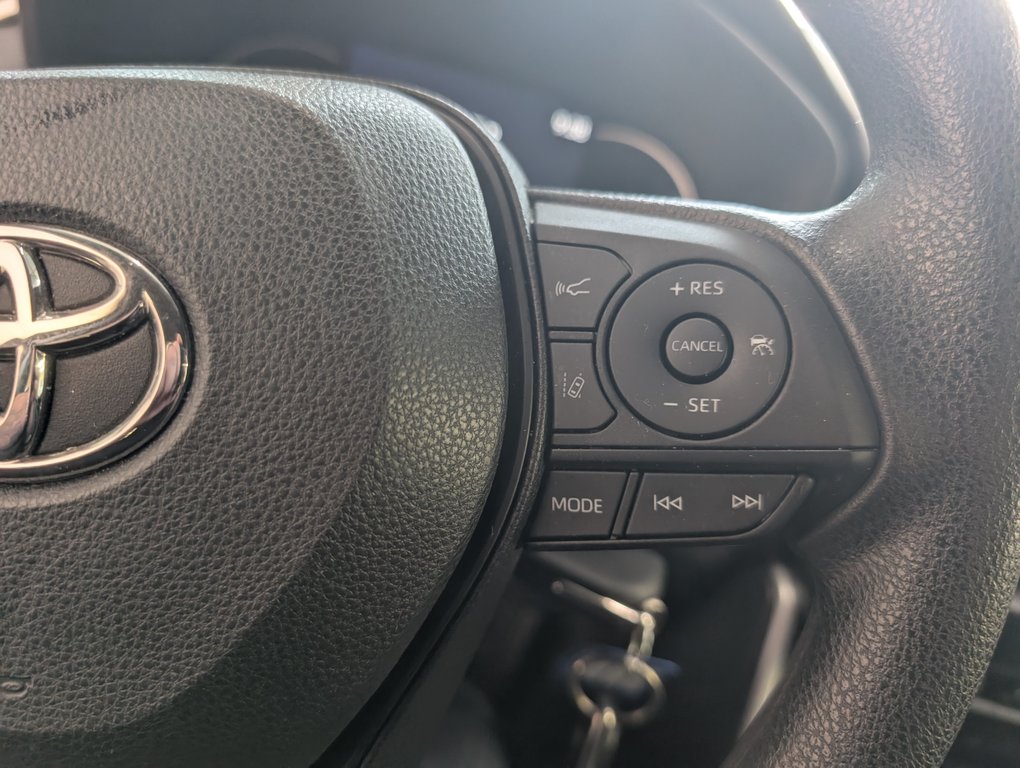 2023 Toyota RAV4 LE AWD in Magog, Quebec - 18 - w1024h768px