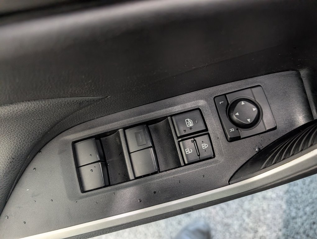 2023 Toyota RAV4 LE AWD in Magog, Quebec - 13 - w1024h768px