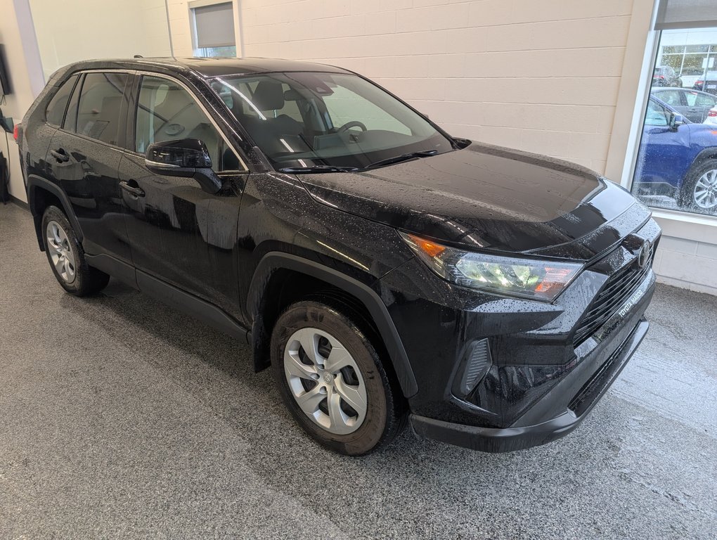 2023 Toyota RAV4 LE AWD in Magog, Quebec - 1 - w1024h768px