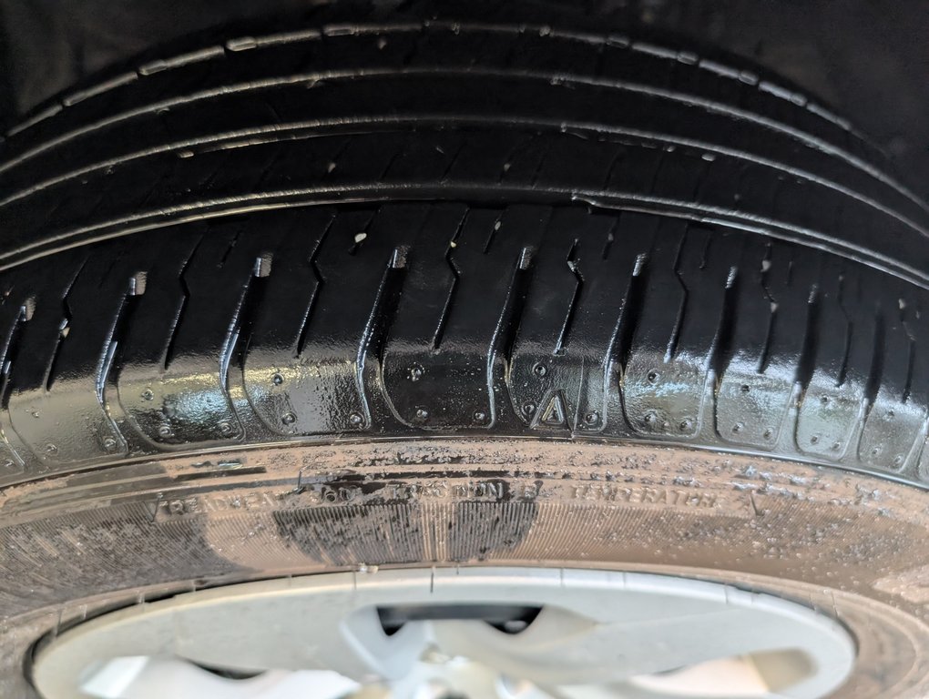 2023 Toyota RAV4 LE AWD in Magog, Quebec - 21 - w1024h768px