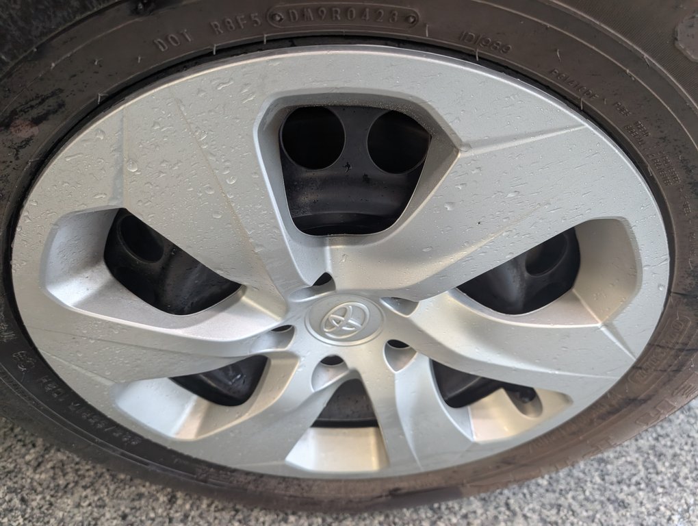 2023 Toyota RAV4 LE AWD in Magog, Quebec - 22 - w1024h768px