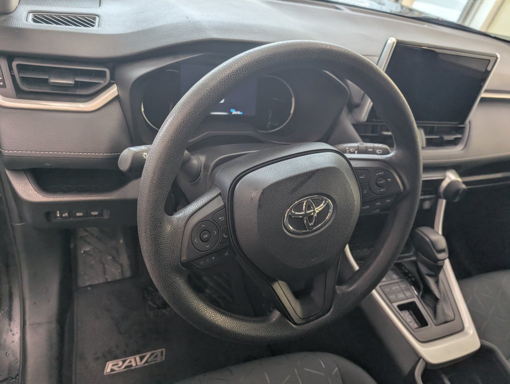 2023 Toyota RAV4 LE AWD in Magog, Quebec - 12 - w1024h768px