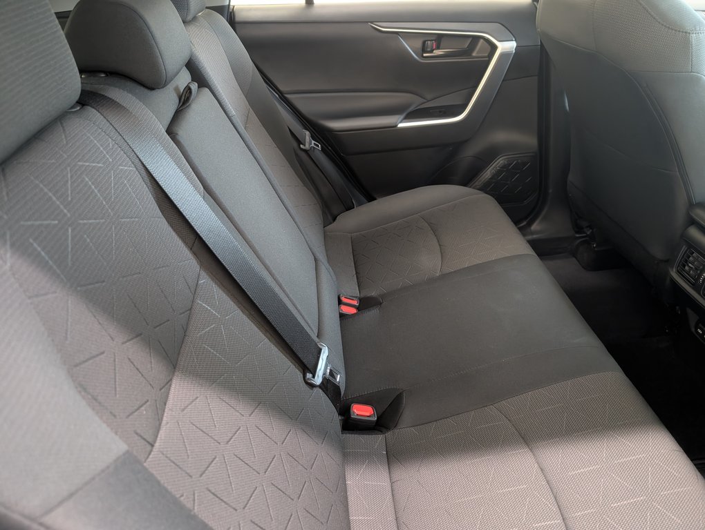 2023 Toyota RAV4 LE AWD in Magog, Quebec - 7 - w1024h768px
