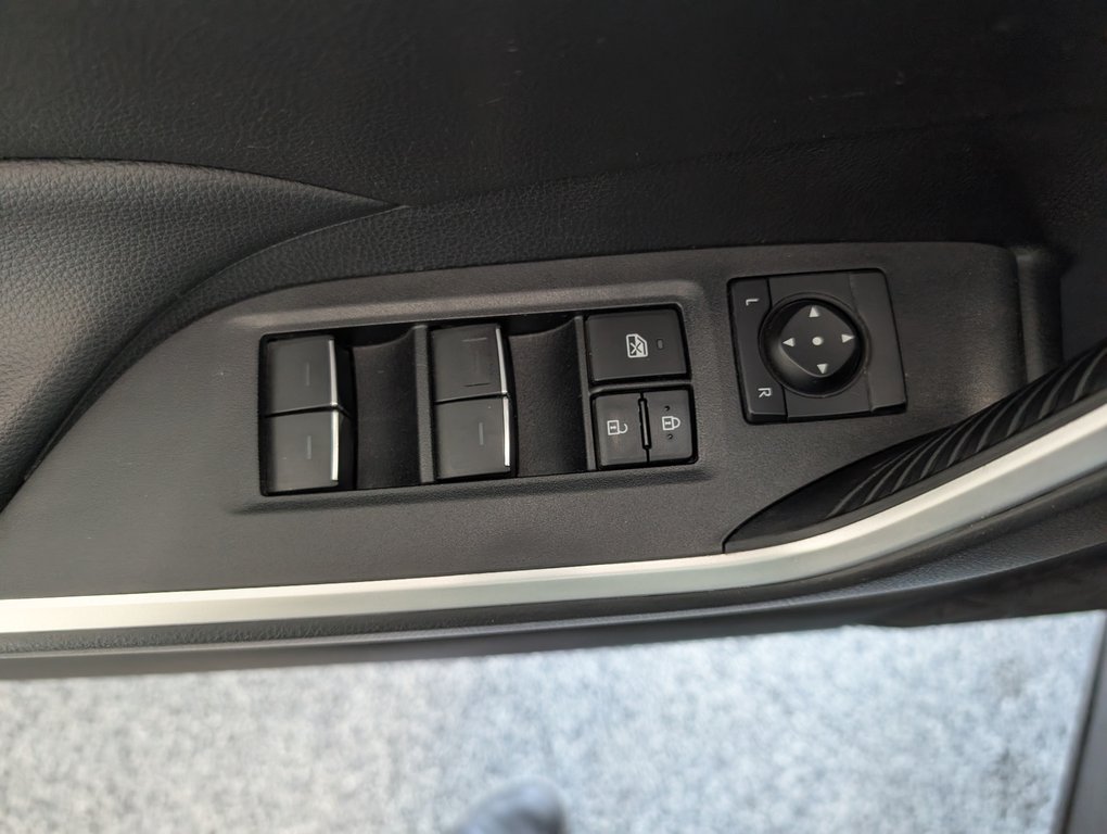 Toyota RAV4 XLE AWD, 2023 à Magog, Québec - 14 - w1024h768px