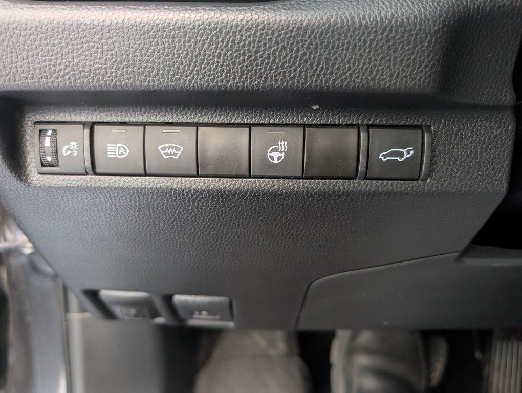 Toyota RAV4 XLE AWD, 2023 à Magog, Québec - 22 - w1024h768px