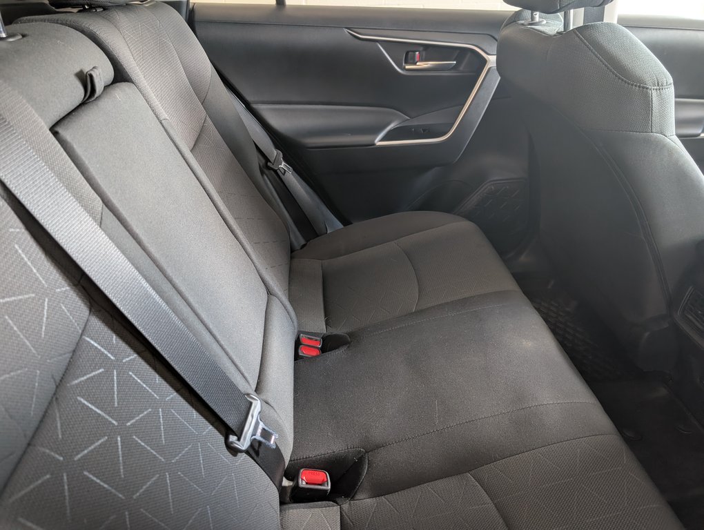 Toyota RAV4 XLE AWD, 2023 à Magog, Québec - 8 - w1024h768px