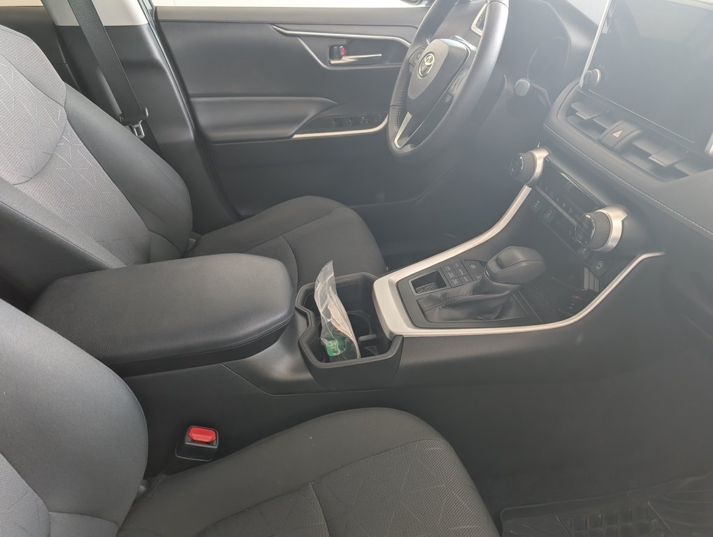 Toyota RAV4 XLE AWD, 2023 à Magog, Québec - 7 - w1024h768px