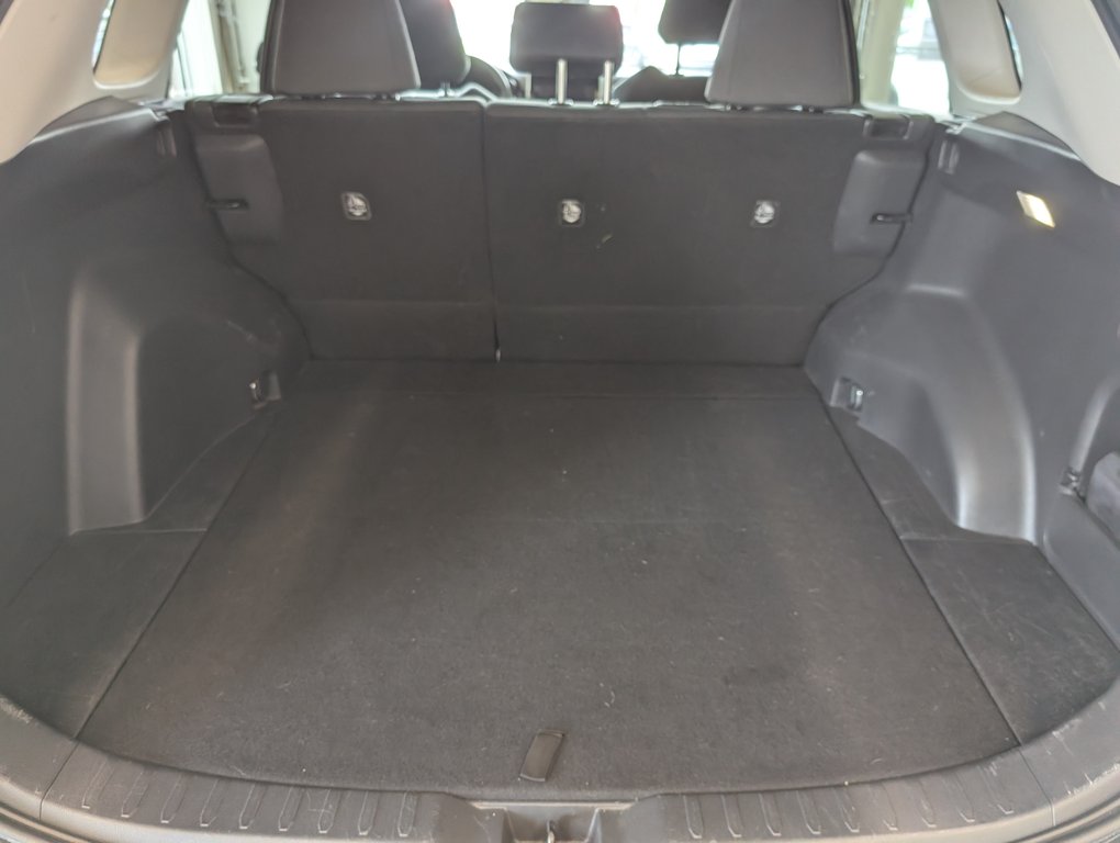 Toyota RAV4 XLE AWD, 2023 à Magog, Québec - 6 - w1024h768px