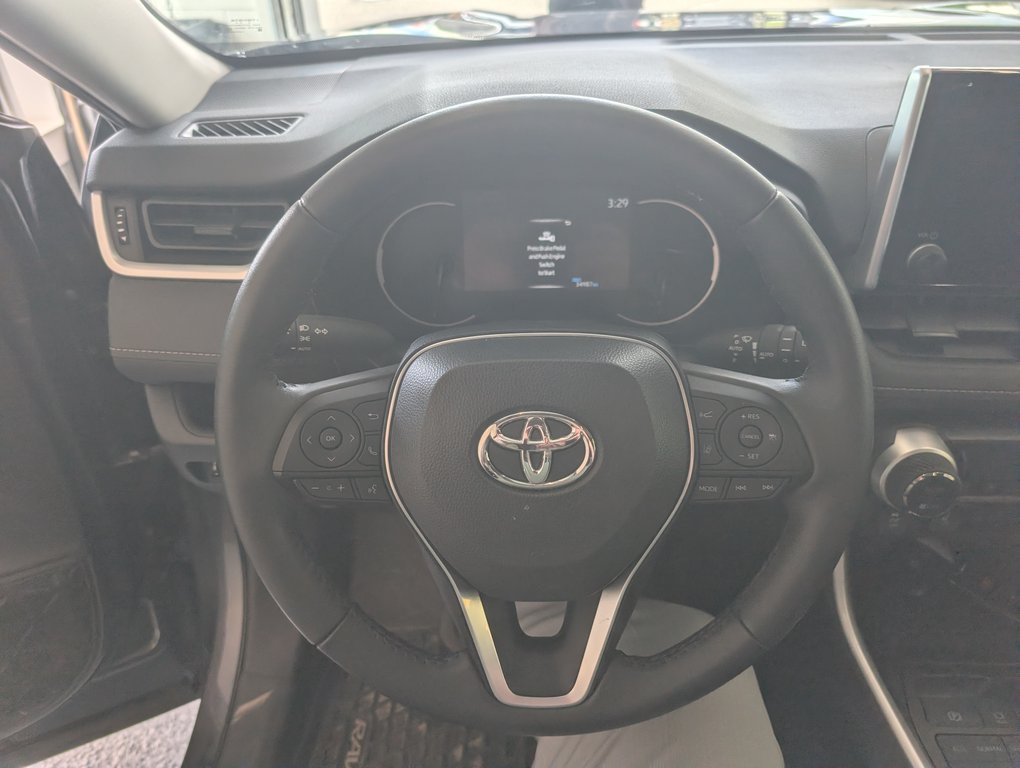 Toyota RAV4 XLE AWD, 2023 à Magog, Québec - 15 - w1024h768px