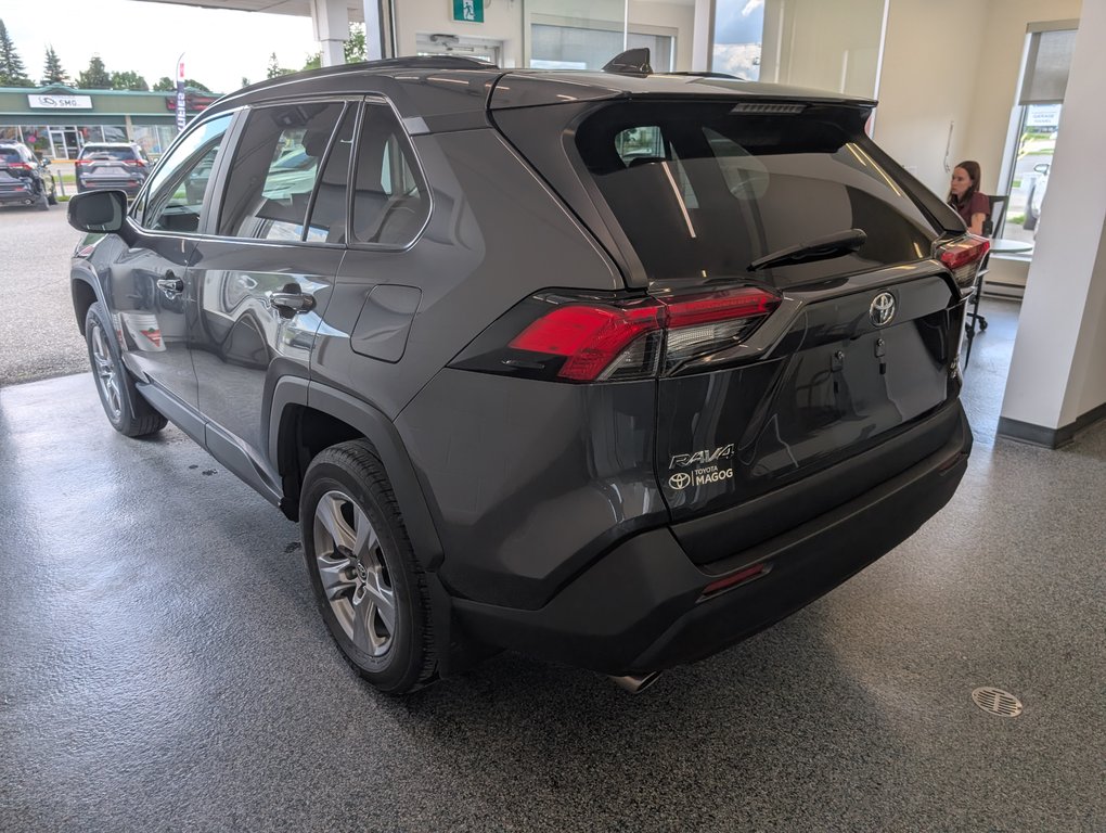 Toyota RAV4 XLE AWD, 2023 à Magog, Québec - 4 - w1024h768px