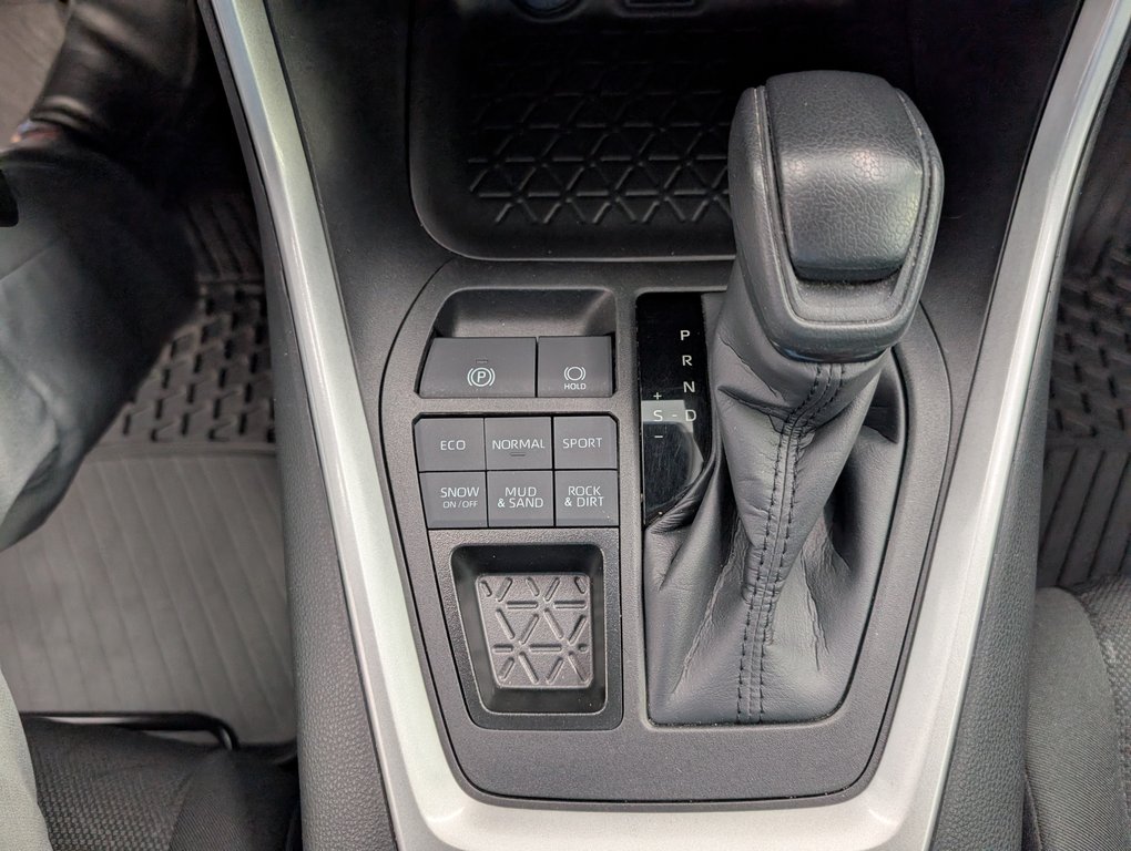 Toyota RAV4 LE AWD 2023 à Magog, Québec - 15 - w1024h768px