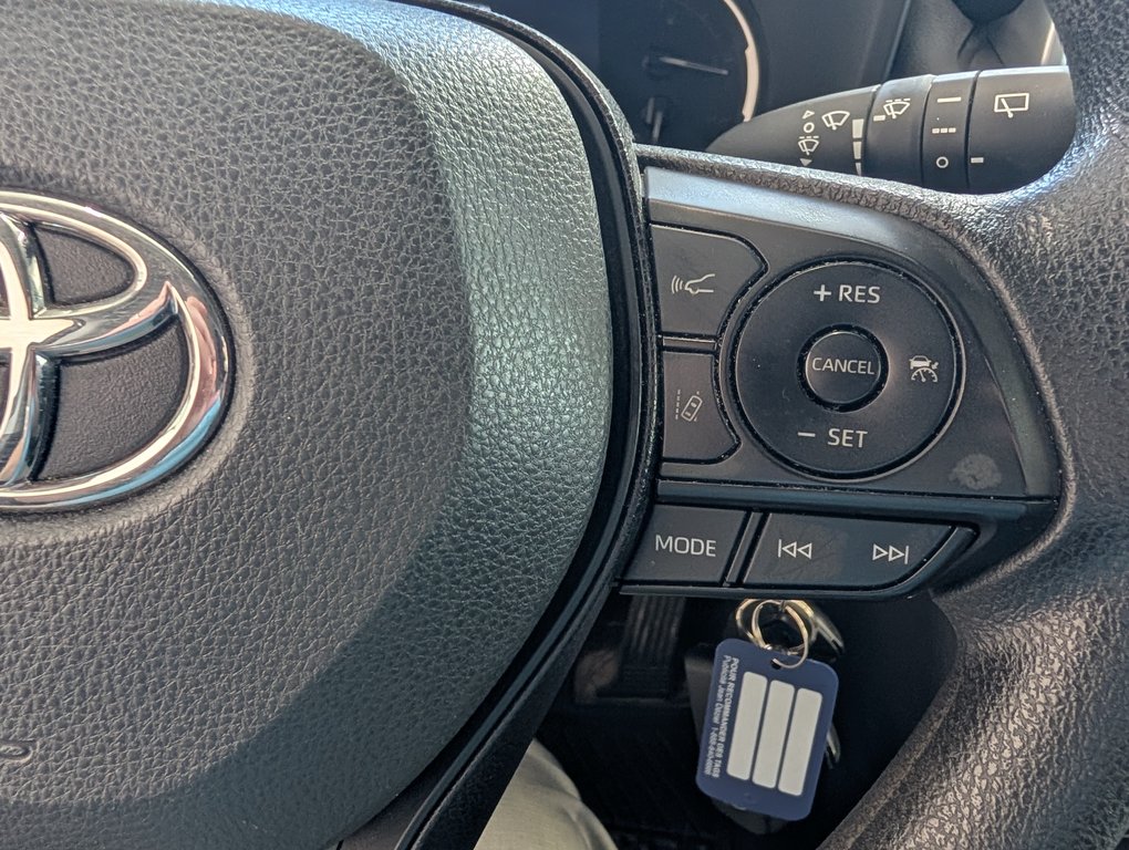 Toyota RAV4 LE AWD 2023 à Magog, Québec - 18 - w1024h768px