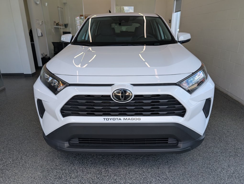 Toyota RAV4 LE AWD 2023 à Magog, Québec - 5 - w1024h768px