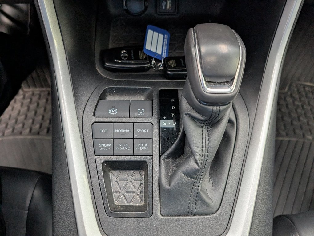 Toyota RAV4 XLE PREMIUM, AWD, 2024 à Magog, Québec - 18 - w1024h768px