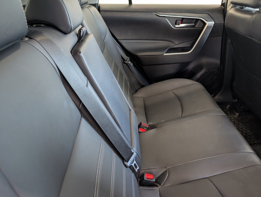 Toyota RAV4 XLE PREMIUM, AWD, 2024 à Magog, Québec - 8 - w1024h768px