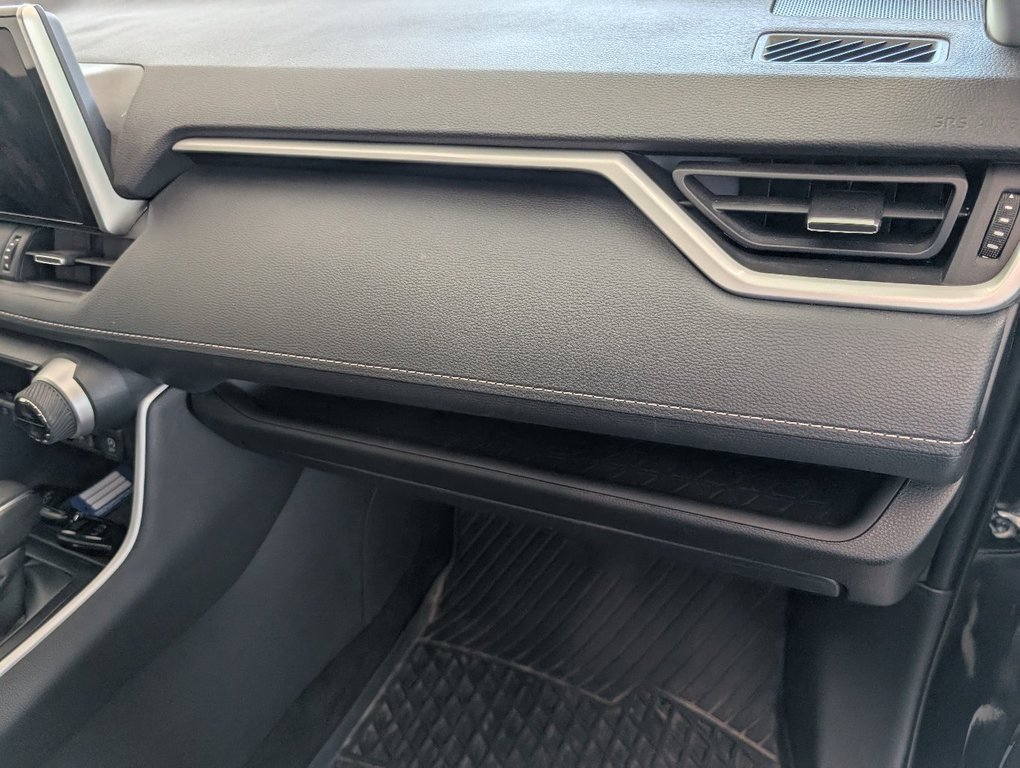 Toyota RAV4 XLE PREMIUM, AWD, 2024 à Magog, Québec - 10 - w1024h768px