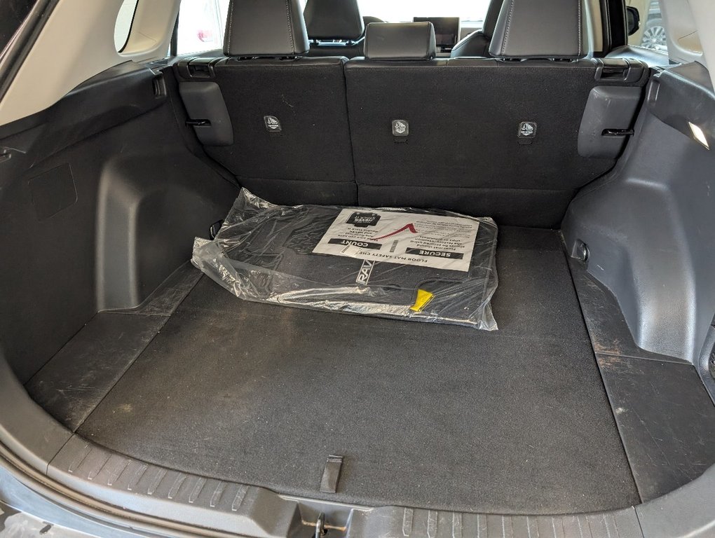 Toyota RAV4 XLE PREMIUM, AWD, 2024 à Magog, Québec - 7 - w1024h768px