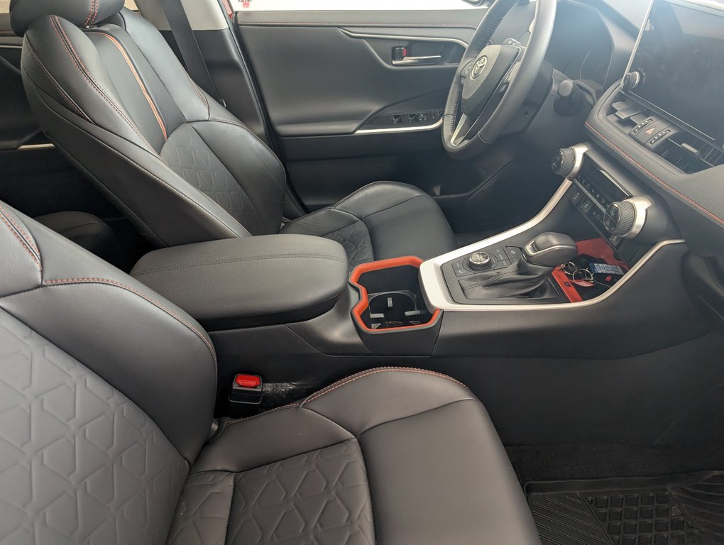 Toyota RAV4 Trail AWD, GARANTIE JUSQU EN 2028, 2024 à Magog, Québec - 8 - w1024h768px
