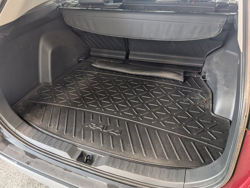 Toyota RAV4 Trail AWD, GARANTIE JUSQU EN 2028, 2024 à Magog, Québec - 6 - w1024h768px