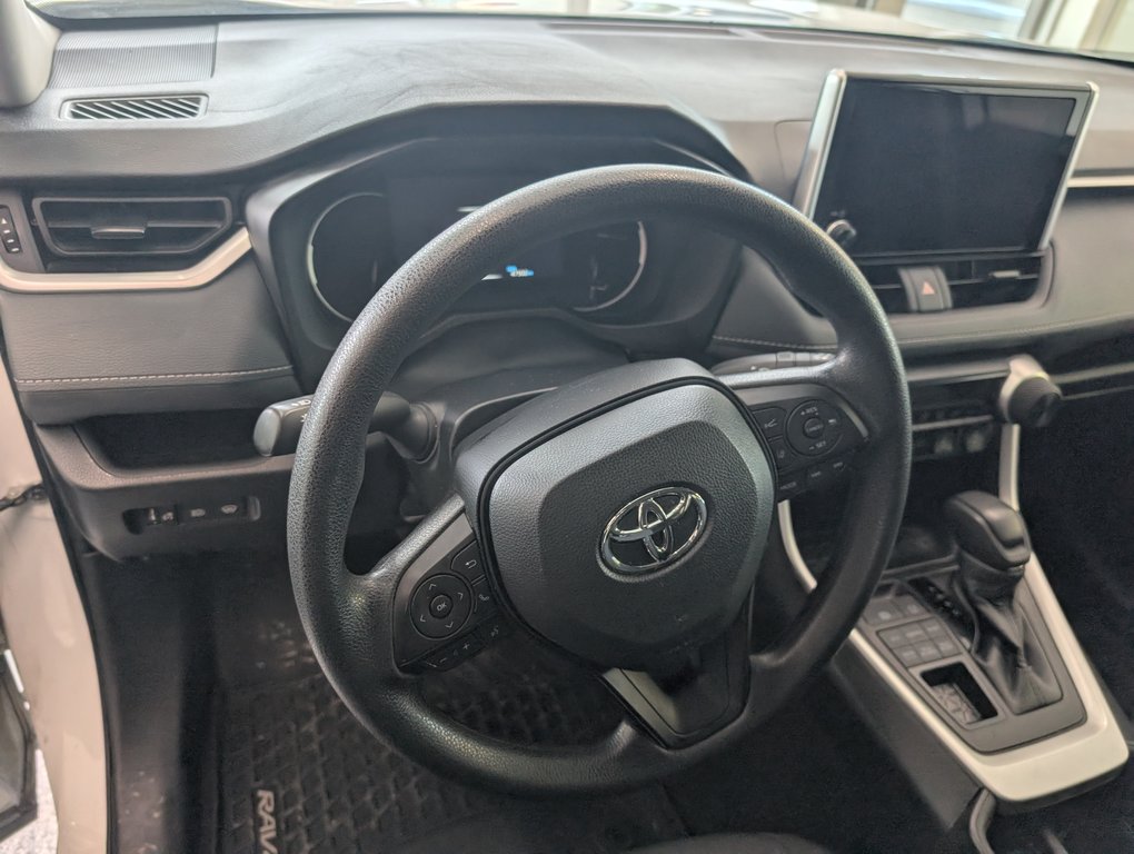 Toyota RAV4 LE AWD, GARANTIE JUSQU EN 2028, 2024 à Magog, Québec - 11 - w1024h768px
