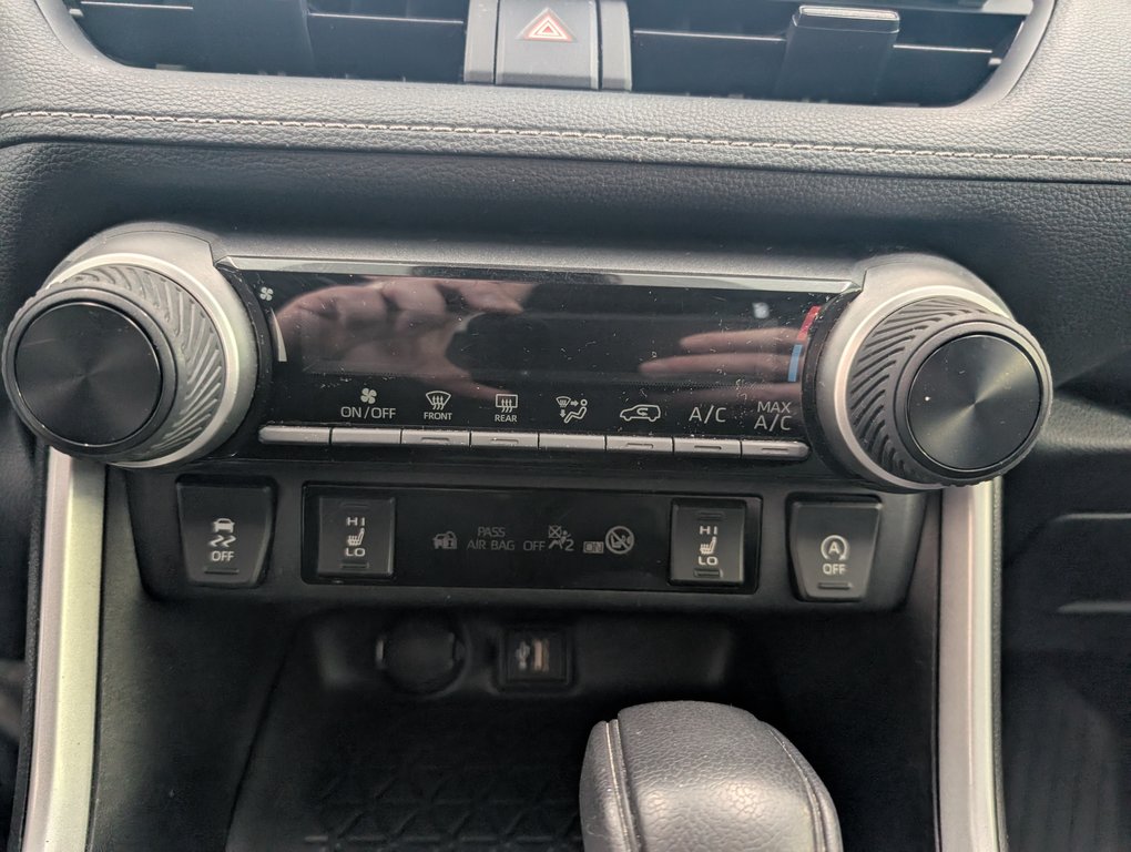 Toyota RAV4 LE AWD, GARANTIE JUSQU EN 2028, 2024 à Magog, Québec - 15 - w1024h768px