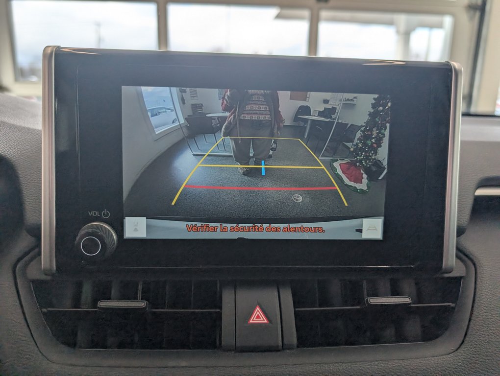 Toyota RAV4 LE AWD, GARANTIE JUSQU EN 2028, 2024 à Magog, Québec - 18 - w1024h768px