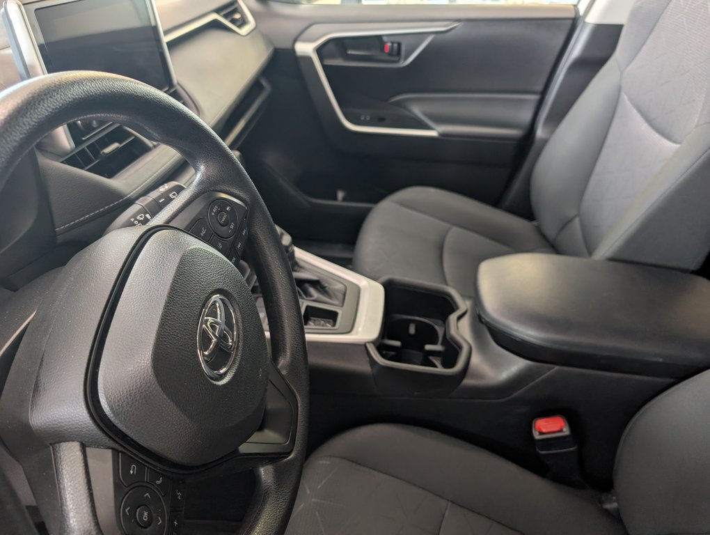 Toyota RAV4 LE AWD, GARANTIE JUSQU EN 2028, 2024 à Magog, Québec - 10 - w1024h768px