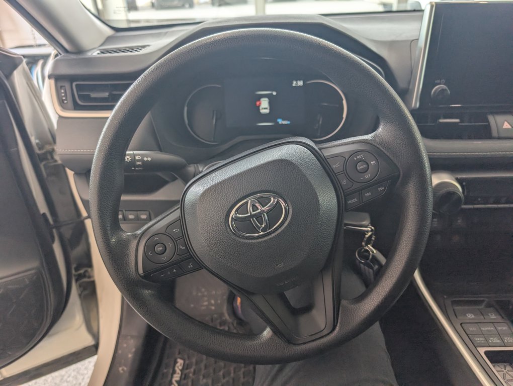 Toyota RAV4 LE AWD, GARANTIE JUSQU EN 2028, 2024 à Magog, Québec - 13 - w1024h768px