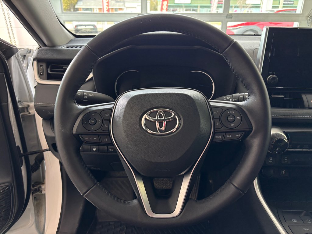 Toyota RAV4 Hybrid XLE AWD, 2024 à Magog, Québec - 14 - w1024h768px