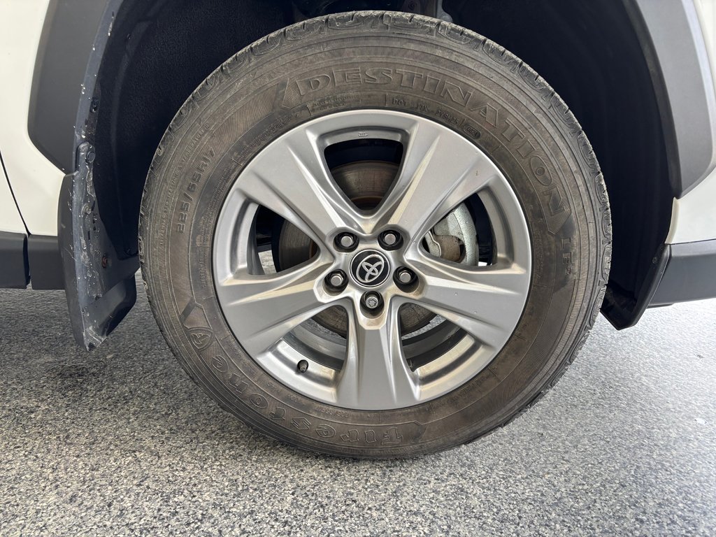 Toyota RAV4 Hybrid XLE AWD, 2024 à Magog, Québec - 23 - w1024h768px